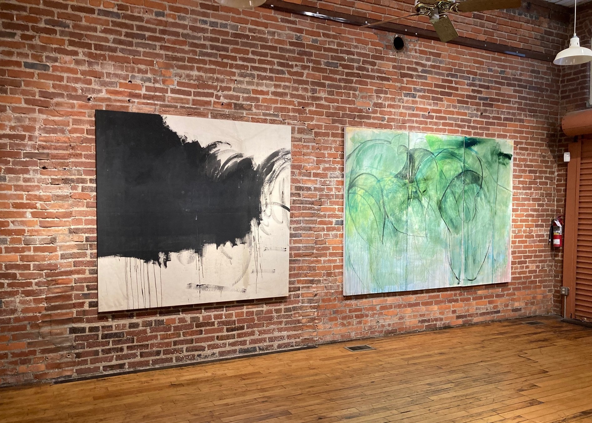 art gallery photo
